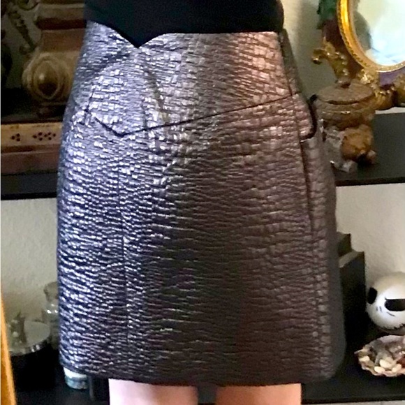 β¨Tibiβ¨ EUC Bronze Brown Metallic Jacquard Mini Skirt Size 4 Small Office Chic - Picture 3 of 14